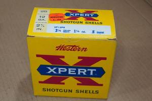 lot 427 image: 25 Western Xpert 12 Gauge 2-34 8 Shot Shotshells