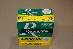 lot 433 image: 21 Remington Express 12 Gauge 2-34 7-12 Shot Shotshells