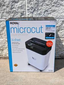 lot 7 image: ROYAL MICROCUT 14 SHEET PAPER SHREDDER