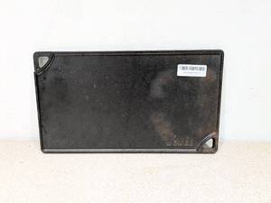lot 18 image: LODGE 2-SIDED CAST IRON GRIDDLEFLAT-TOP