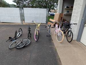 lot 72 image: (6) ASSORTED BIKES & PARTS