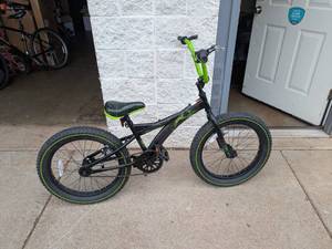 lot 71 image: HUFFY DEATH TROOPER BIKE