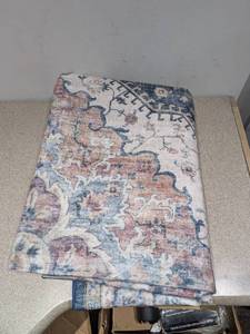 lot 88 image: WYATT & ASH GERALDINE MACHINE WASHABLE AREA RUG (5-3 x 7-5)