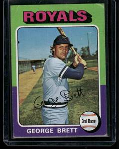 lot 13 image: George Brett RC   1975 Topps #228 Kansas City Royals Baseball Card