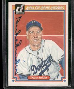 lot 33 image: Duke Snider On Card Auto    1983 Donruss Hall of Fame Heroes #14 Brooklyn Dodgers Baseball Card