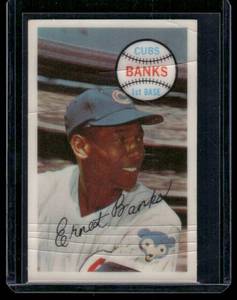 lot 58 image: Ernie Banks    1970 Kelloggs Xograph 3-D Super Star #40 Chicago Cubs Baseball Card