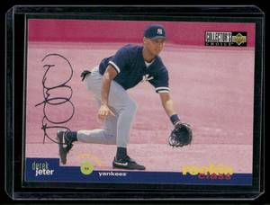 lot 101 image: Derek Jeter RC   1995 Collectors Choice Rookie Class #15 New York Yankees Baseball Card