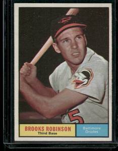 lot 119 image: Brooks Robinson    1961 Topps #10 Baltimore Orioles Baseball Card