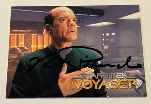 lot 71C image: Robert Picardo Auto Star Trek Voyager The Doctor Actor 1995 SkyBox #35 Card