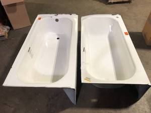 lot 16 image: Lot of Assorted Bah Tubs Damaged Various Models and Conditions    Customer Returns See Pictures