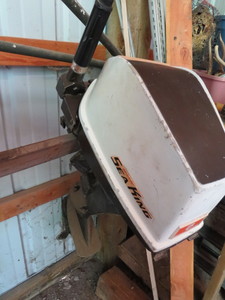 lot 10 image: Sea King 6HP Outboard Motor