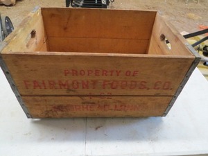 lot 44 image: Vintage Fairmont Foods Co Wooden Crate