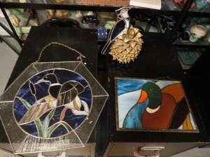 lot 37 image: Mixed Lot of Stain Glass Decor