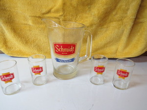 lot 113 image: Schmidt Beer Pitcher with 4 Schmidt Beer Glasses