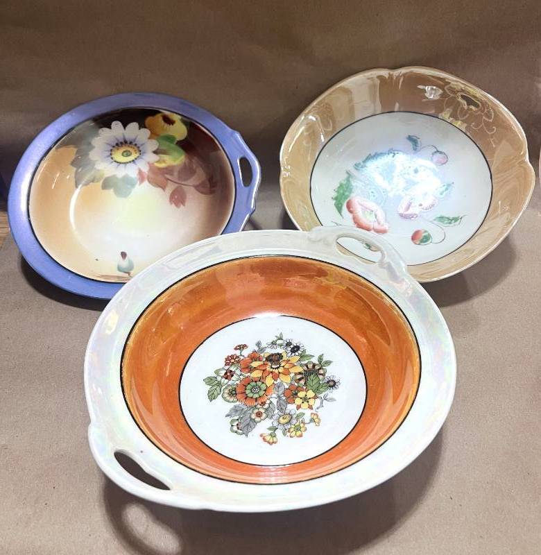 lot 54 image: 3 Vintage Bowls Two from Japan and One Germany