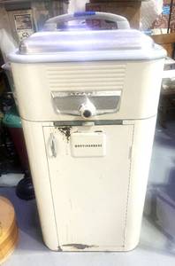 1950's Westinghouse Electric Roaster Oven w/Stand