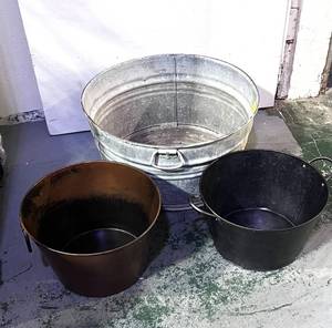 lot 26 image: Vintage Galvanized Tub and Two Planting Pots
