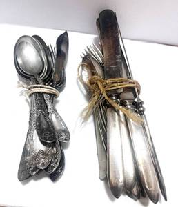 lot 74 image: Bundle of 1881 Rogers and 1847 Rogers Silver Plate Flatware