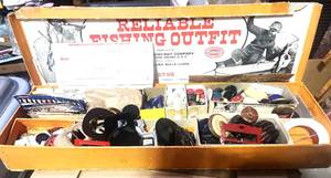 lot 95 image: Fun Box of Vintage Sewing and Buttons