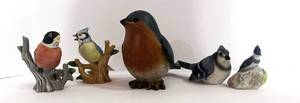 lot 110 image: 5 Bird Figurines Lefton, Wood and Resin