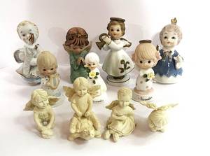 lot 111 image: 11 Vintage Angel Figurines, Japan, Lefton, Porcelain and Resin