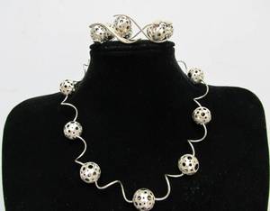 lot 40 image: Very Nice Sculptural Modernist Brushed Sterling Silver Bracelet & Necklace 