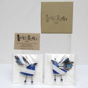 lot 6 image: Pair of Brand New Handmade Blue Jay Brooches by Artist Sean Brown