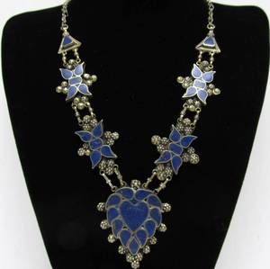 lot 9 image: Large & Impressive Old Afghan Inlaid Lapis Necklace