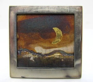 lot 27 image: Excellent Signed Sterling Silver Handpainted Night Scene Brooch wMoon