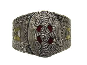 lot 31 image: Ornate Metalwork Moroccan  Berber Bracelet