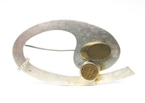 lot 56 image: Vintage Sculptural Modernist Sterling Silver Brooch