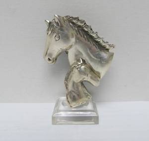 lot 69 image: Larger Sterling Silver Mother & Baby Horse Brooch