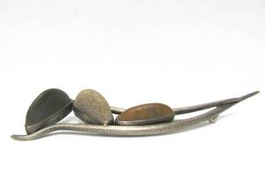 lot 72 image: Impressive Signed Designer Sculptural Modernist Sterling Silver Brooch wStones