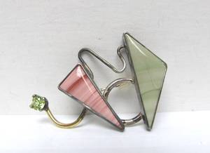 lot 73 image: Very Cool Vintage Modernist Sterling Silver Sculptural Brooch wGreen & Pink Stones