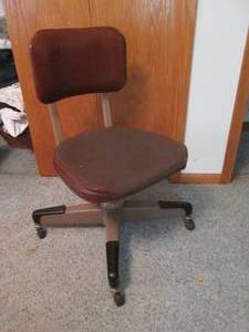 lot 226 image: Vintage covered Rolling office chai...