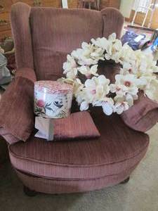lot 240 image: Vintage button back upholstered cha...