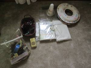 lot 246 image: Large supply of hair combs and clip...