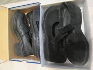 lot 279 image: Womens Espirit loafers and LL. Bea...