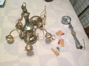 lot 280 image: Brass tone light fixture, automotiv...