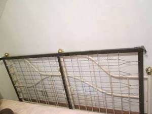 lot 282 image: Vintage metal day bed frame...