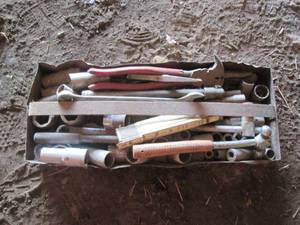 lot 158 image: Tray of hand tools and sockets...