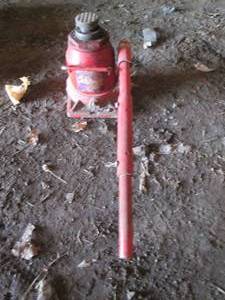 lot 159 image: 20 Ton jack...
