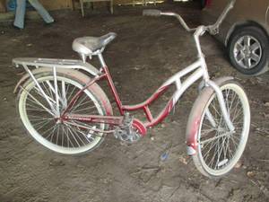 lot 160 image: Vintage Schwinn bike...