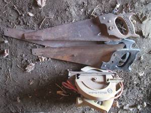 lot 165 image: Electric and hand saws...