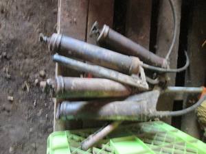 lot 166 image: Lot of grease guns...
