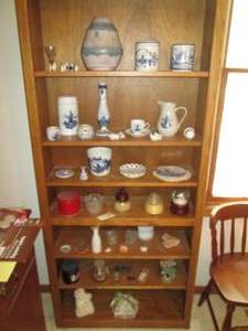 lot 80 image: Large variety of Delft Blue decor, ...