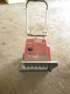 lot 118 image: Toro electric start snow blower...