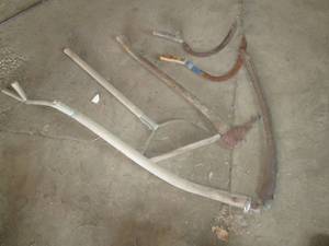 lot 124 image: Lot of vintage yard tools...