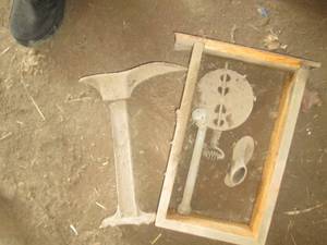lot 130 image: Vintage cobbler equipment...