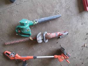 lot 137 image: Electric weed whip, hedge trimmer a...